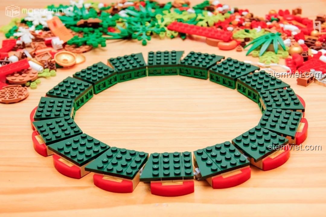 Hai mô hình tuần lộc được lắp ráp từ các mảnh ghép, dùng để trang trí Vòng Hoa Giáng Sinh JK5118.