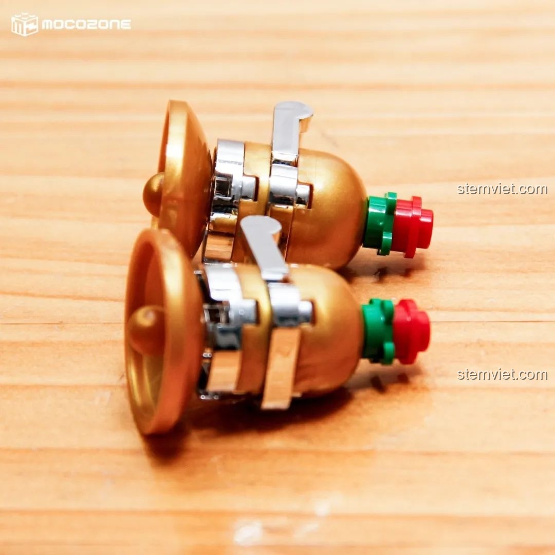 Toàn bộ bộ sưu tập đồ chơi lắp ráp Giáng Sinh JAKI được trưng bày cùng nhau, bao gồm Vòng Hoa Giáng Sinh JK5118, người tuyết, ngôi nhà bánh gừng, cây thông, gương và khung ảnh.