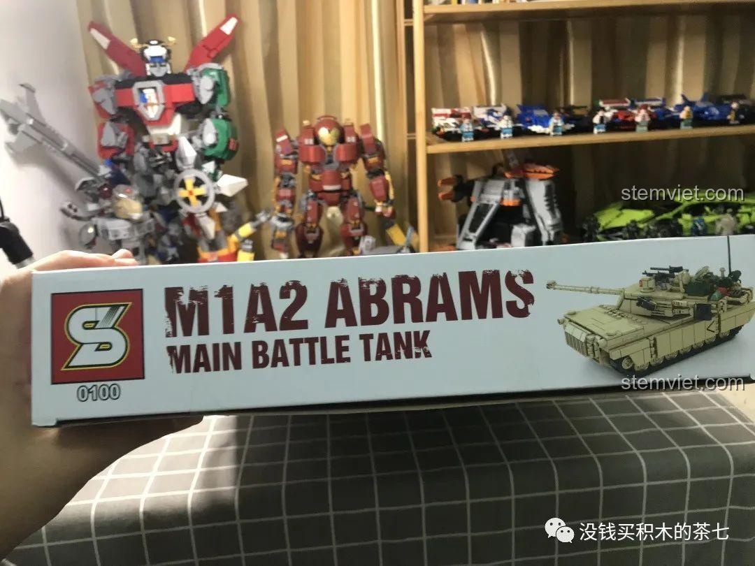 Cạnh bên khác của hộp bộ lắp ráp JiaZhi 0100 Xe Tăng M1A2 Abrams, cho thấy thiết kế tổng thể của bao bì.