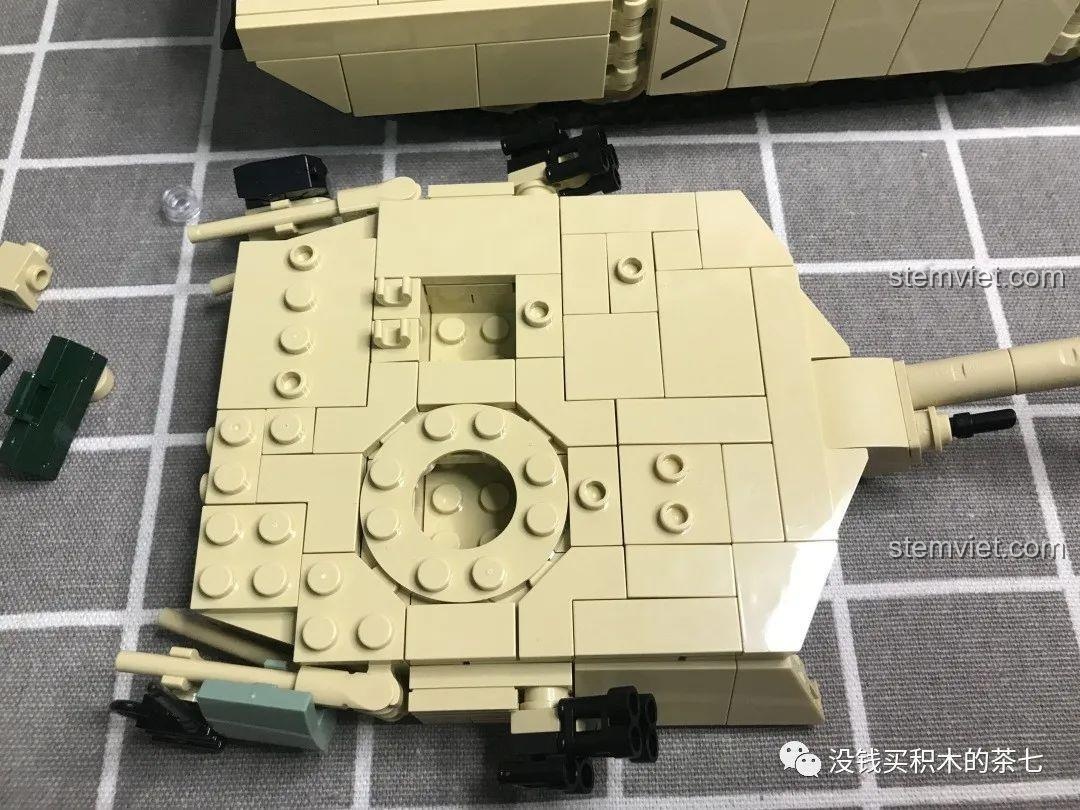 Tháp pháo của xe tăng M1A2 Abrams JiaZhi 0100 có thể xoay linh hoạt.