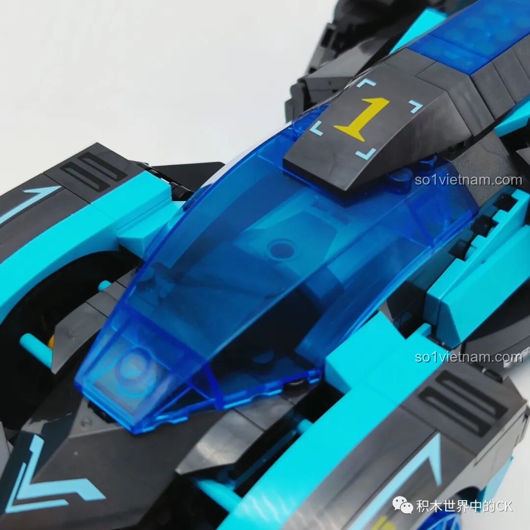 Cận cảnh chi tiết thân xe JIESTAR 92019 Xe đua Vision GT RC với logo và họa tiết Racing.