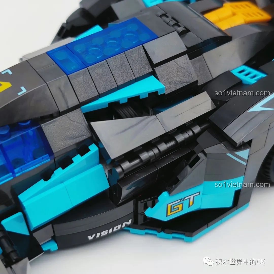 Cận cảnh phần trên thân xe JIESTAR 92019 Xe đua Vision GT RC với các chi tiết màu vàng nổi bật.