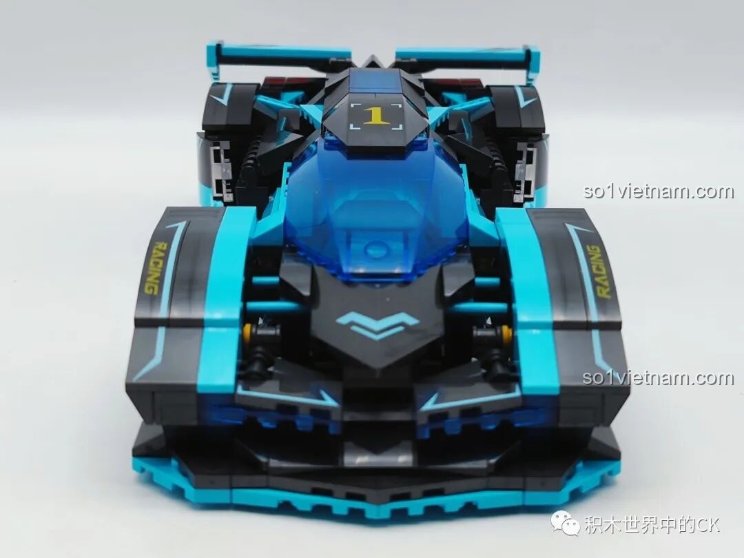 Mô hình JIESTAR 92019 Xe đua Vision GT RC đã hoàn thiện, nhìn trực diện từ phía trước.