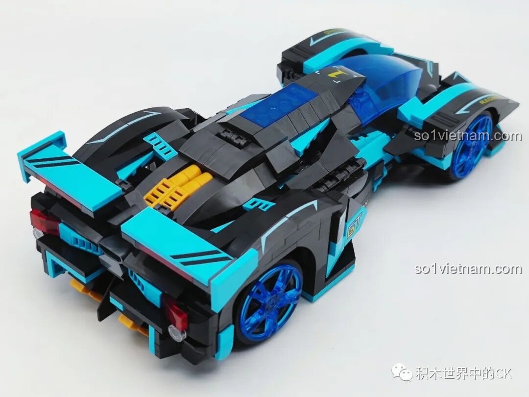 Mô hình JIESTAR 92019 Xe đua Vision GT RC đã hoàn thiện, nhìn từ góc chéo phía sau.