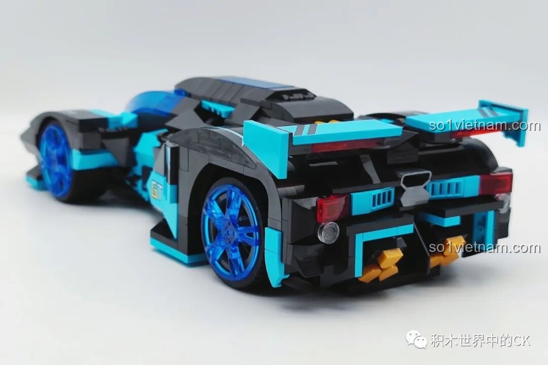 Mô hình JIESTAR 92019 Xe đua Vision GT RC đã hoàn thiện, nhìn từ góc phía sau.