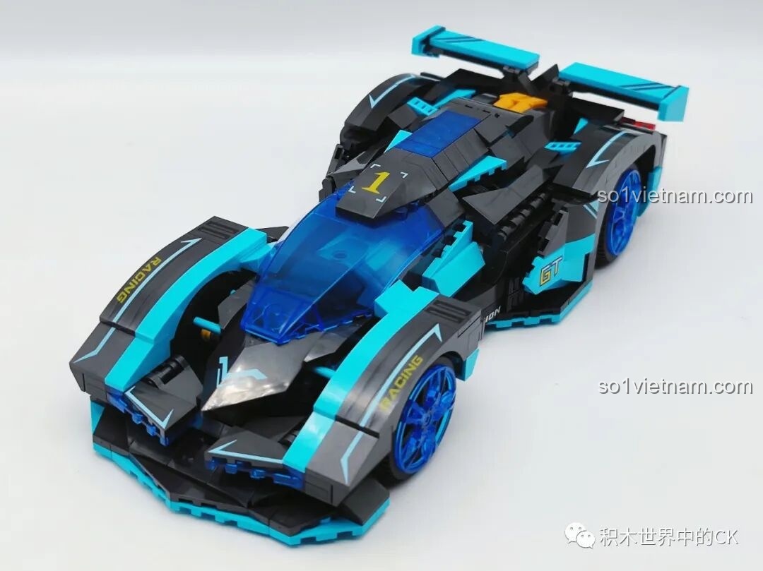 Mô hình JIESTAR 92019 Xe đua Vision GT RC đã hoàn thiện, nhìn từ góc trên xuống.