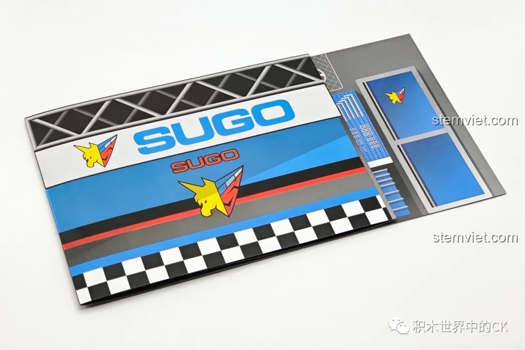 Tấm bìa nền garage đội đua SUGO bên trong hộp bộ lắp ráp Siêu xe đua Asurada G.S.X 92033.