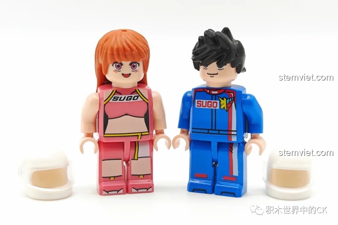 Cận cảnh hai minifigure trong bộ JIESTAR 92033, tái hiện nhân vật Kazami Hayato và Sugo Asuka.