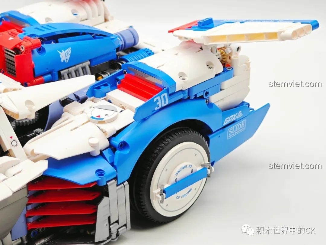 Động cơ tăng áp kép (boosters) đặc trưng của xe Asurada G.S.X trong mô hình JIESTAR 92033.