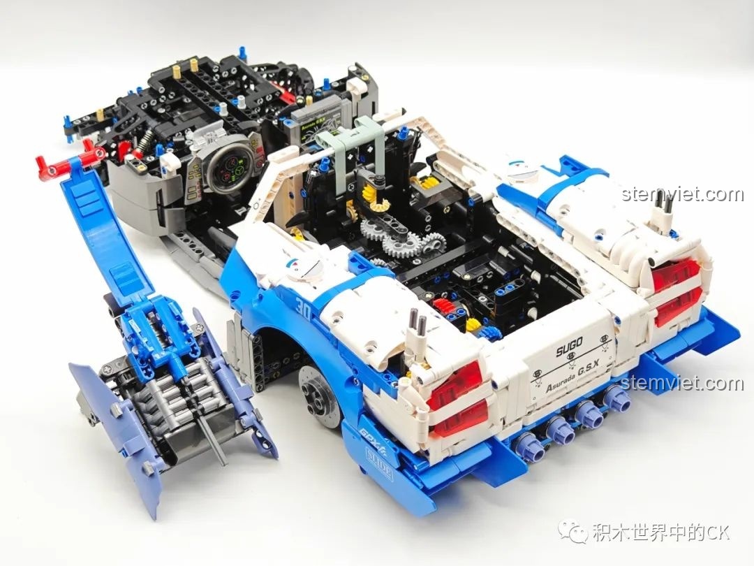 Lắp ráp phần mũi xe phức tạp của mô hình Siêu xe đua Asurada G.S.X 92033.