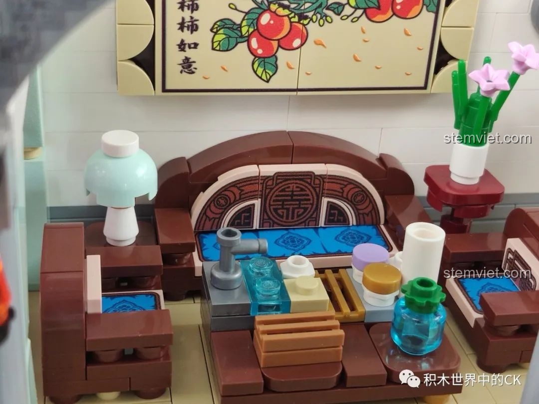 Chi tiết đài phun nước và hoa sen trong hồ của mô hình Phố Cổ Phong Cách Trung Hoa Mới: Tê Vân Tiểu Trúc K18002, rất lãng mạn.