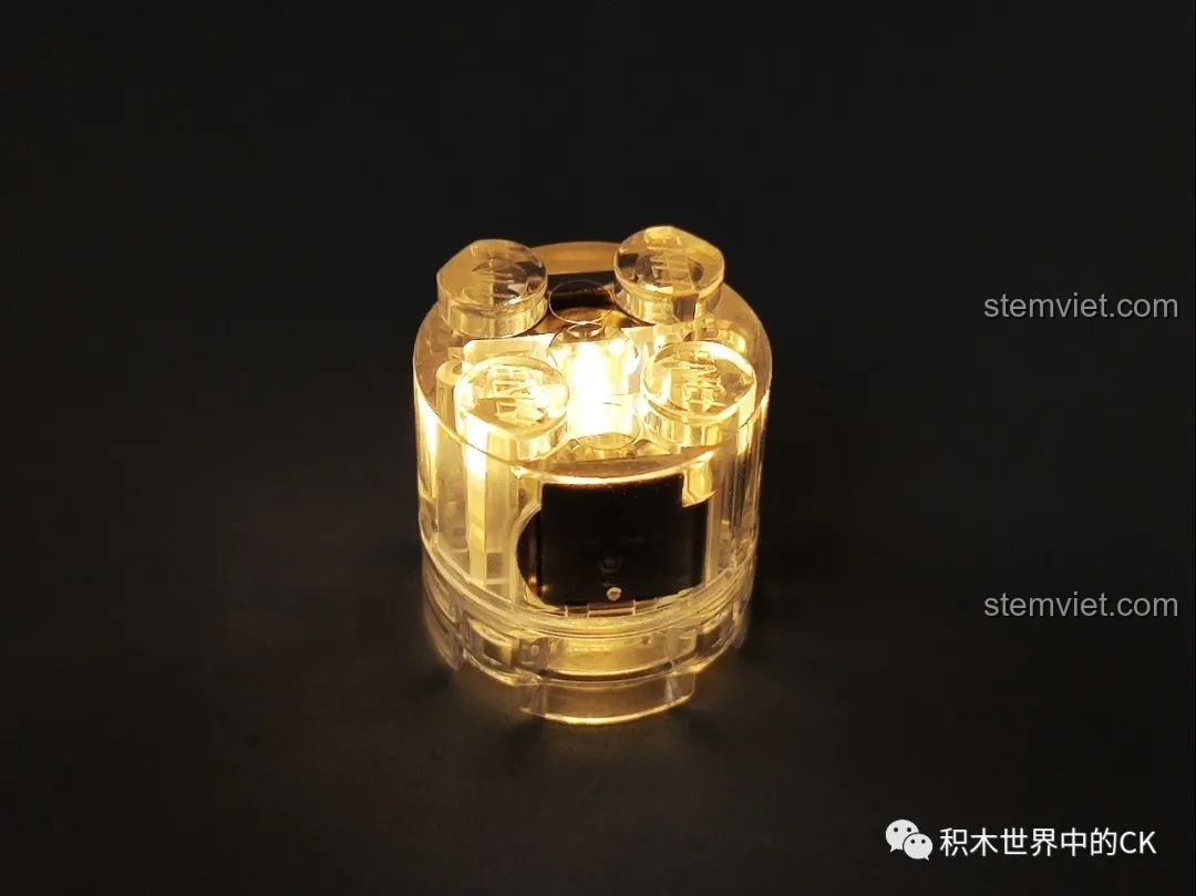 Cận cảnh nội thất tầng trệt và tầng hai của mô hình Phố Cổ Phong Cách Trung Hoa Mới: Tê Vân Tiểu Trúc K18002 khi lên đèn.