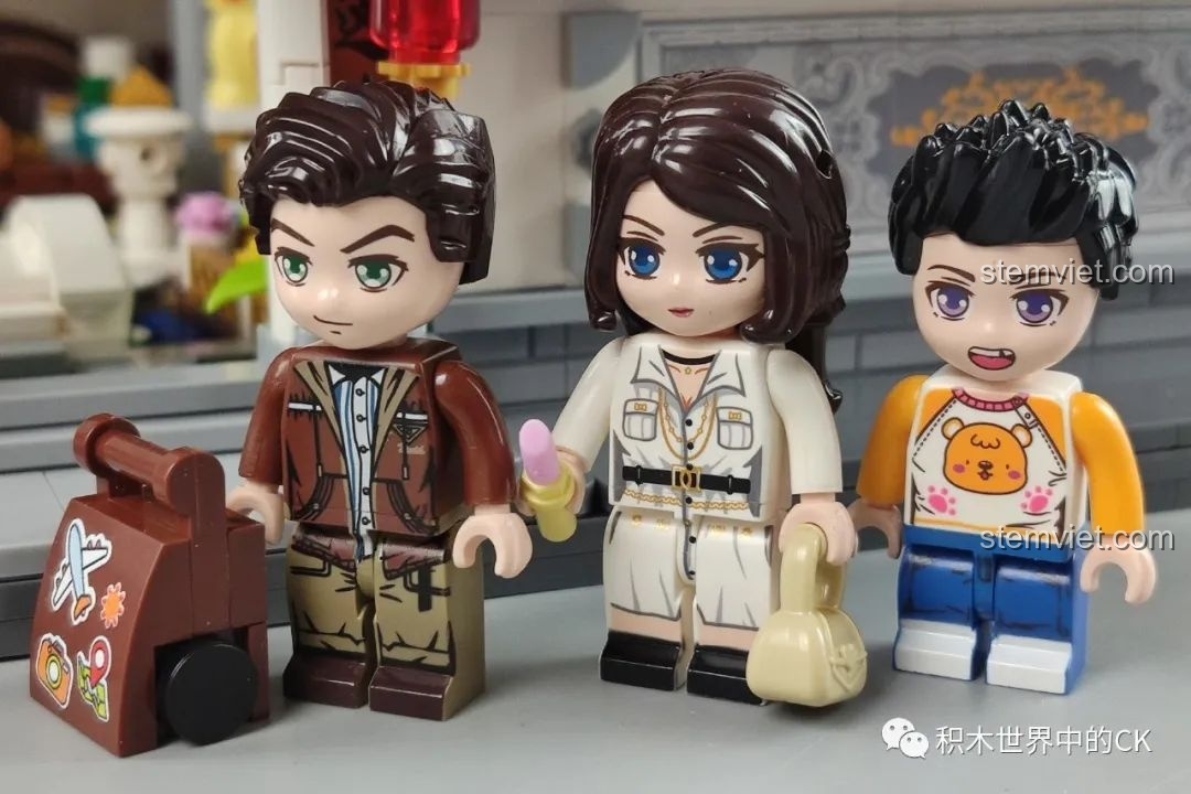 Cận cảnh ba minifigures đầu tiên của bộ lắp ghép Keeppley K18002 Tê Vân Tiểu Trúc, với trang phục và biểu cảm chi tiết.