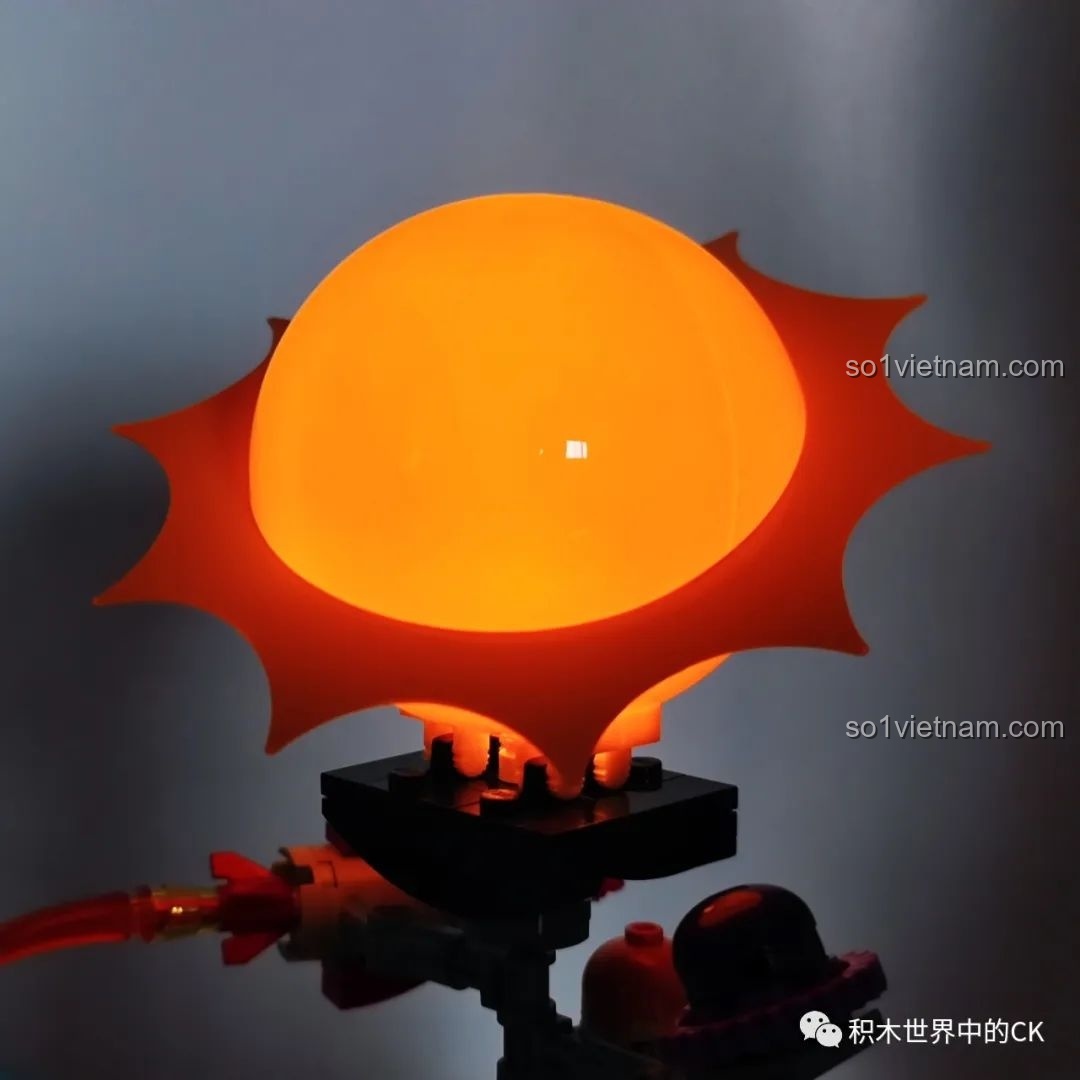 Cận cảnh buồng lái phi thuyền của Keeppley K20421 Doraemon, với các chi tiết điều khiển và không gian cho minifigure.