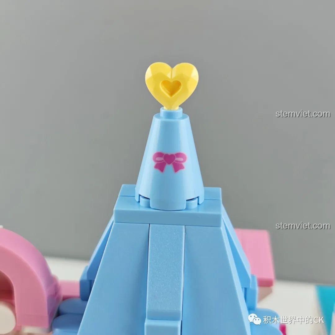 Bảng thông tin của Cinnamoroll bên ngoài mô hình Summer Coconut Ice Room Keeppley K20809.