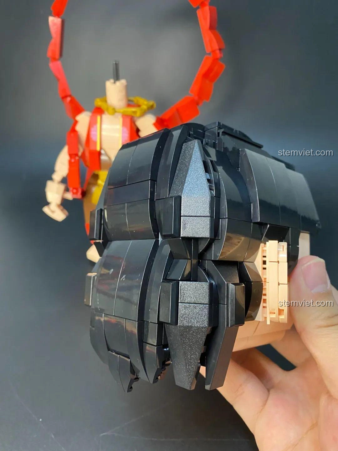 Review Keeppley S0103 Na Tra: Hai búi tóc đã gắn lên đầu, rất giống phim.