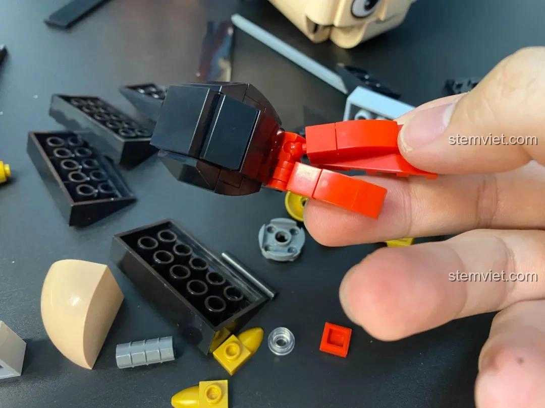 Keeppley S0103 Na Tra Ma Đồng Giáng Thế: Lắp ráp Hỏa Tiễn Thương, có vẻ hơi ngắn.