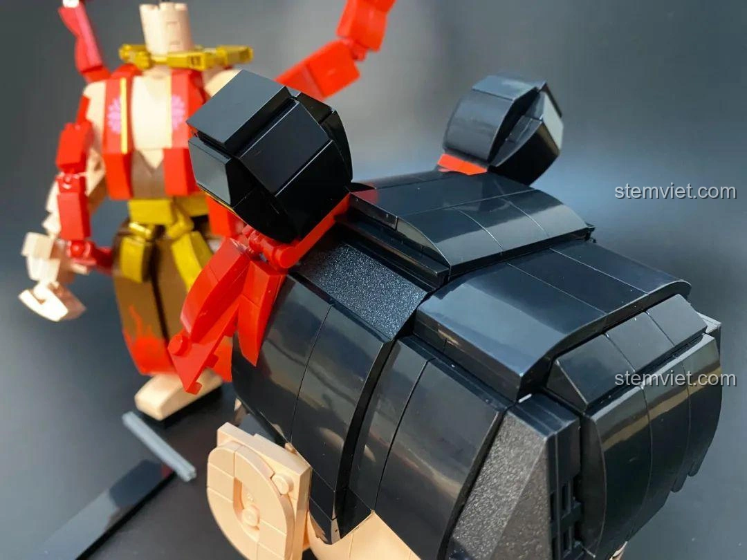 Bộ lắp ghép Na Tra Keeppley S0103: Mô hình hoàn thành, đứng thẳng với Hỏa Tiễn Thương.