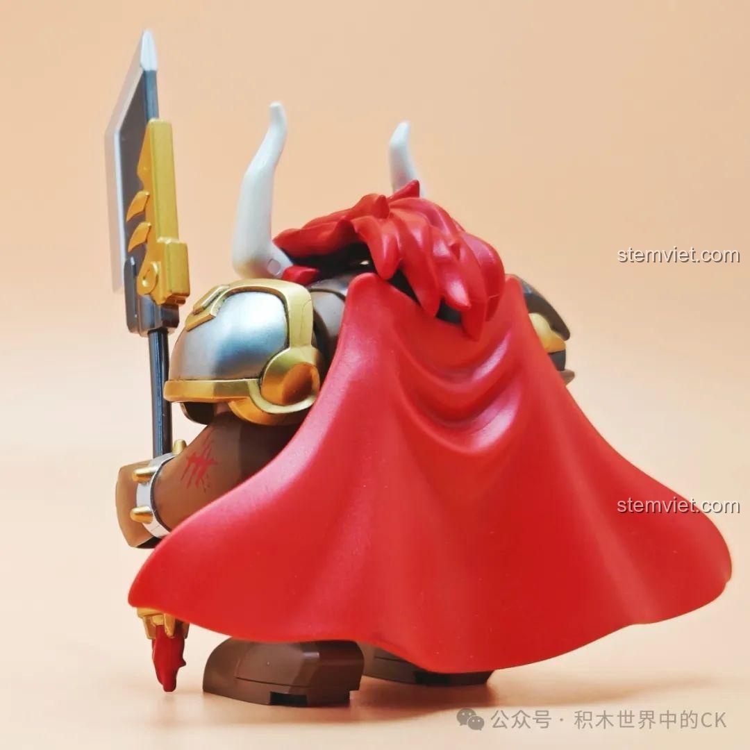 Mô hình Ngưu Ma Vương Kuzao Tây Du Ký Đại Nhân Tử trong tư thế cầm rìu chiến, sẵn sàng tấn công.