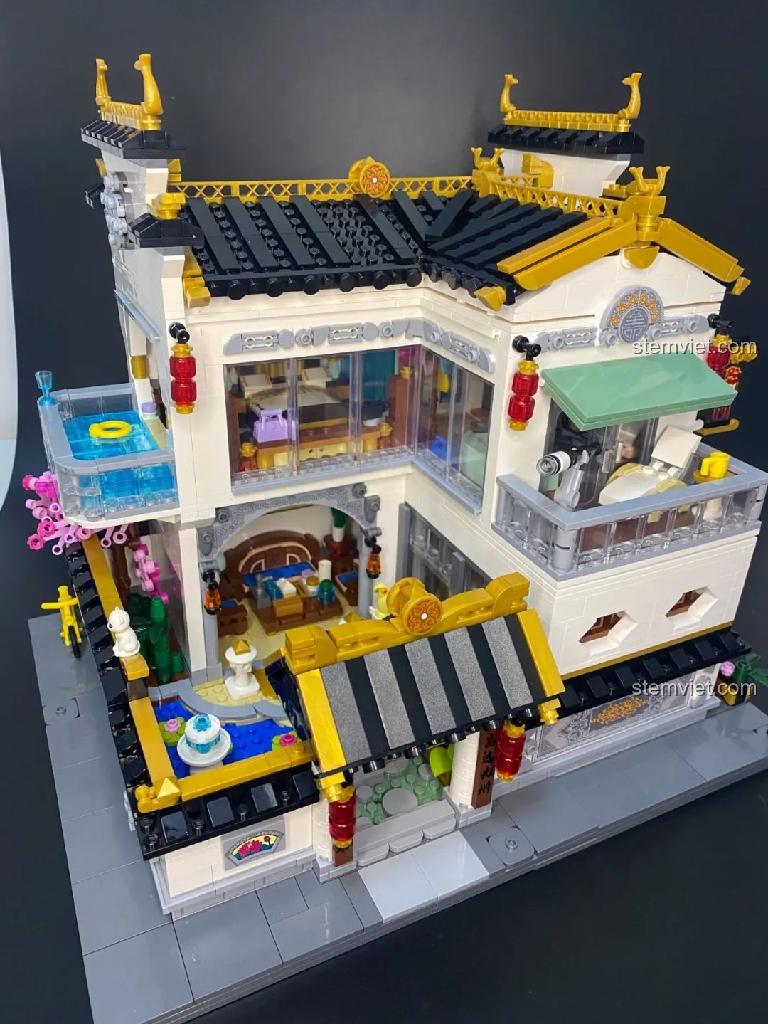 Góc nhìn từ trên cao của mô hình lắp ghép Keeppley K18002 Phố Cổ Trung Hoa, cho thấy tổng thể cấu trúc và mái nhà.