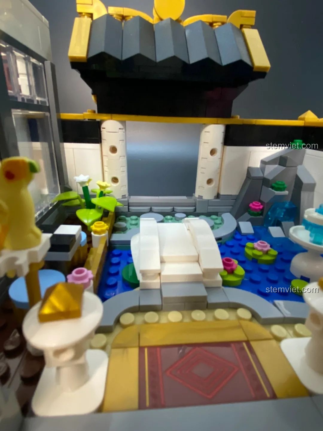 Toàn cảnh tầng một của mô hình lắp ghép Keeppley K18002 Phố Cổ Trung Hoa nhìn từ trên cao, thể hiện bố cục không gian.