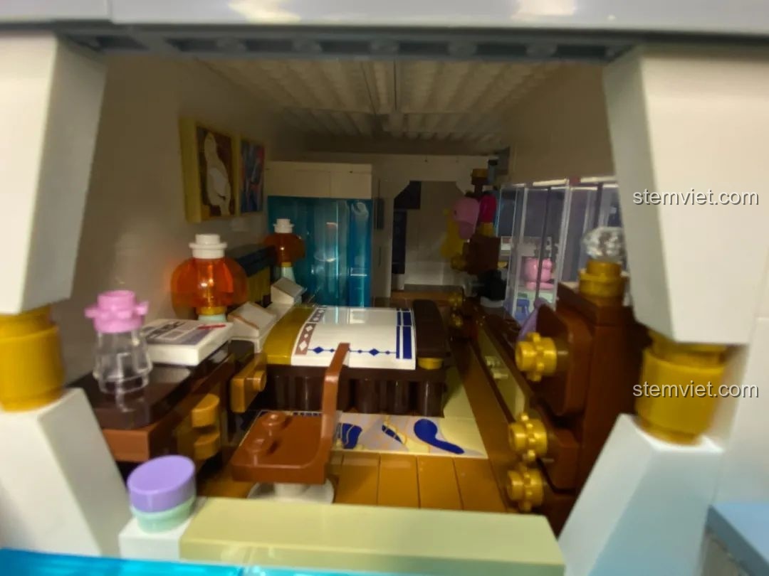 Toàn cảnh tầng hai của mô hình lắp ghép Keeppley K18002 Phố Cổ Trung Hoa nhìn từ trên cao, thể hiện bố cục và nội thất.