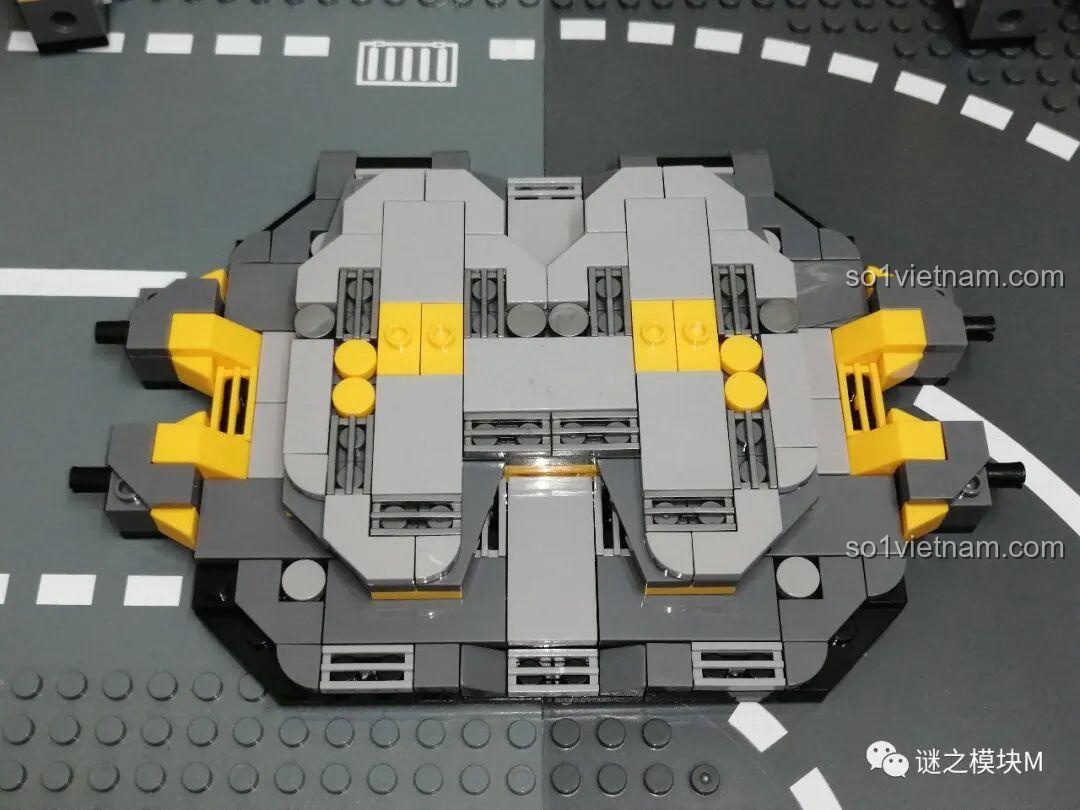 Bệ tháo lắp giáp Hulkbuster hoàn chỉnh của bộ LY 76028 Đại Hộ Vệ Thép Anh Hùng. Đánh giá LY 76028.