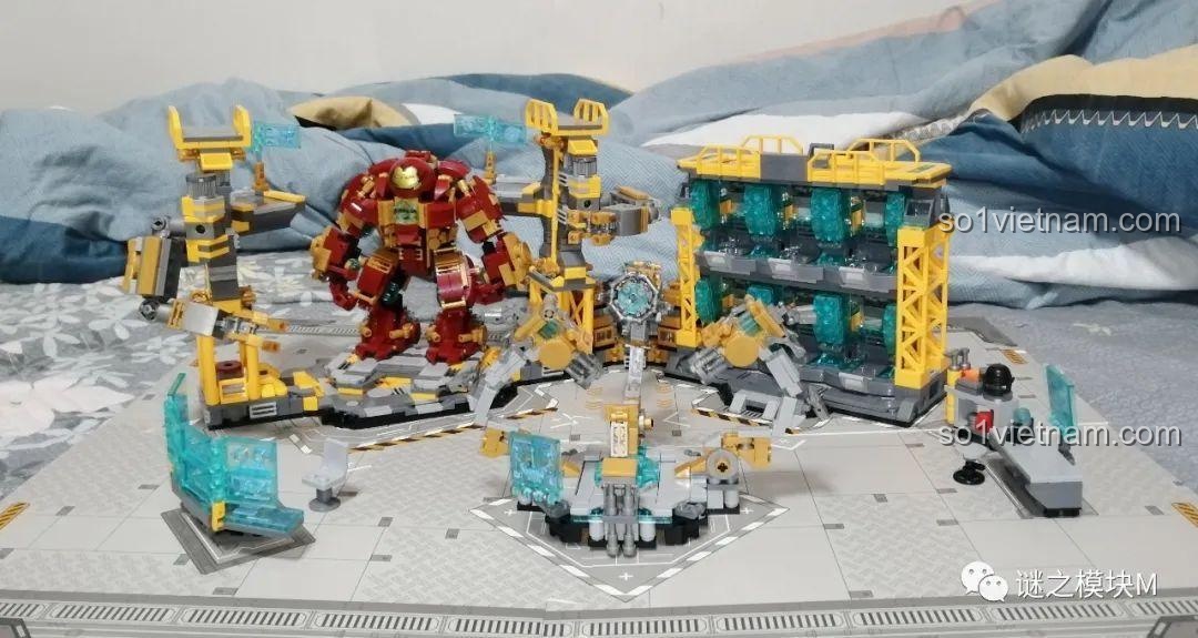 Mặt sau của minifigure Tony Stark trong bộ LY 76028 đồ chơi lắp ráp. Review đồ chơi lắp ráp.