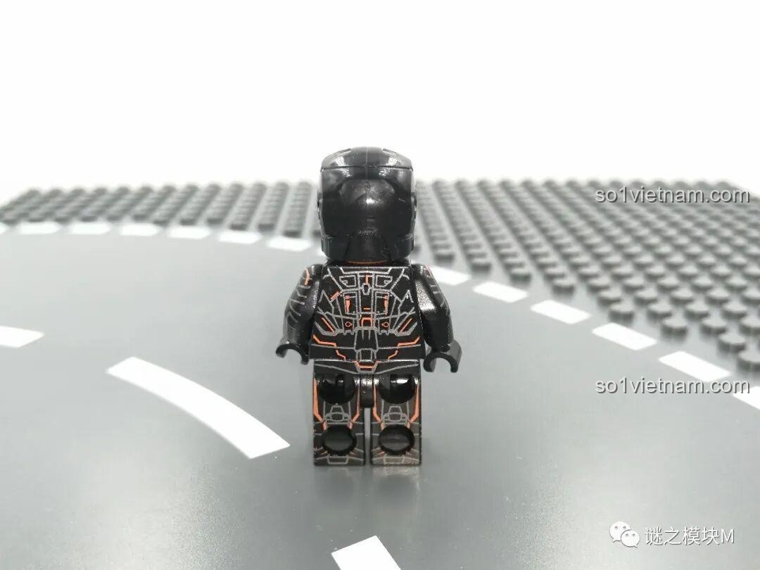 Căn cứ Iron Man LY 76028 hoàn chỉnh với Hulkbuster và các khu vực chức năng. Review đồ chơi lắp ráp.