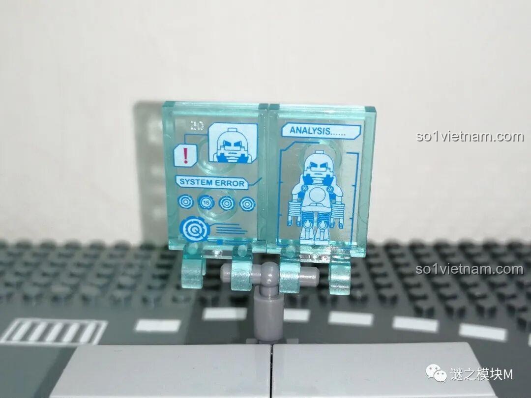 Màn hình hiển thị lỗi hệ thống trên bàn hàn của bộ LY 76028 Hulkbuster. Review đồ chơi lắp ráp.