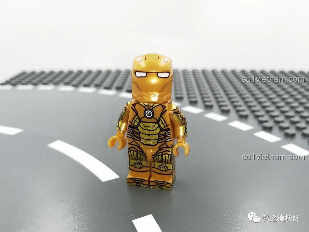 Minifigure Tron Light Cycle Orange trong bộ LY 76028 Hulkbuster. Review đồ chơi lắp ráp.