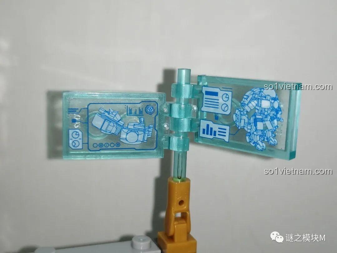 Màn hình hiển thị thông tin trên cánh tay cơ khí lớn của bộ LY 76028 Kho Giáp Iron Man. Nhận xét LY 76028.