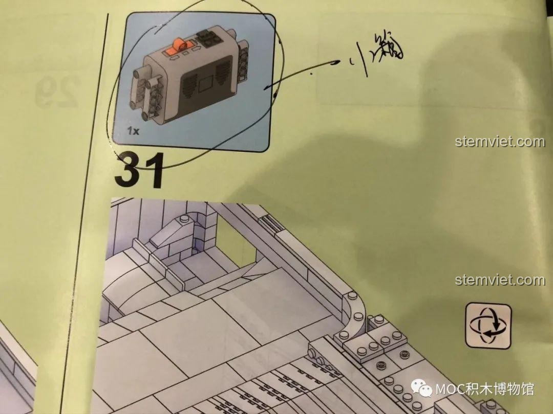Hướng dẫn lắp đặt hộp pin cho Máy Đẩy Xu Điện Tử Super 18K K104, đảm bảo nguồn điện ổn định cho mô hình.