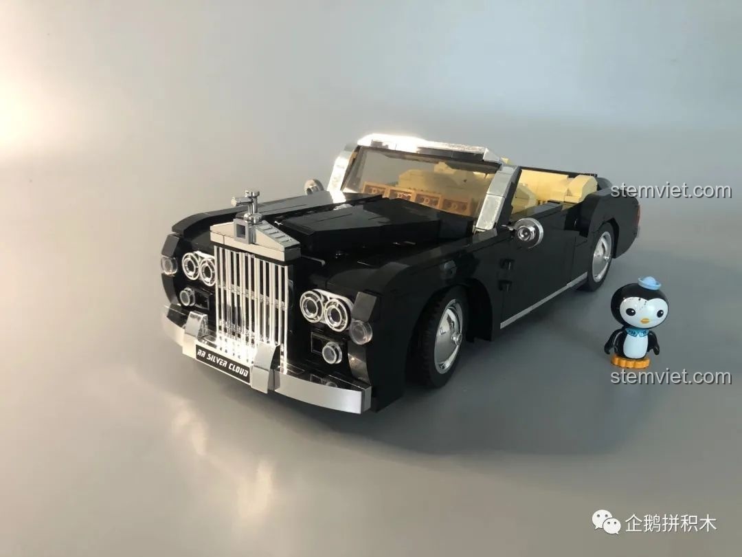 Toàn cảnh bộ sưu tập xe hơi lắp ráp.