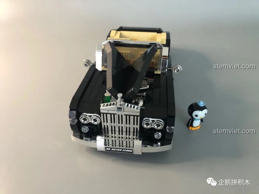 Cận cảnh chi tiết mui xe của bộ Mould King 10006.