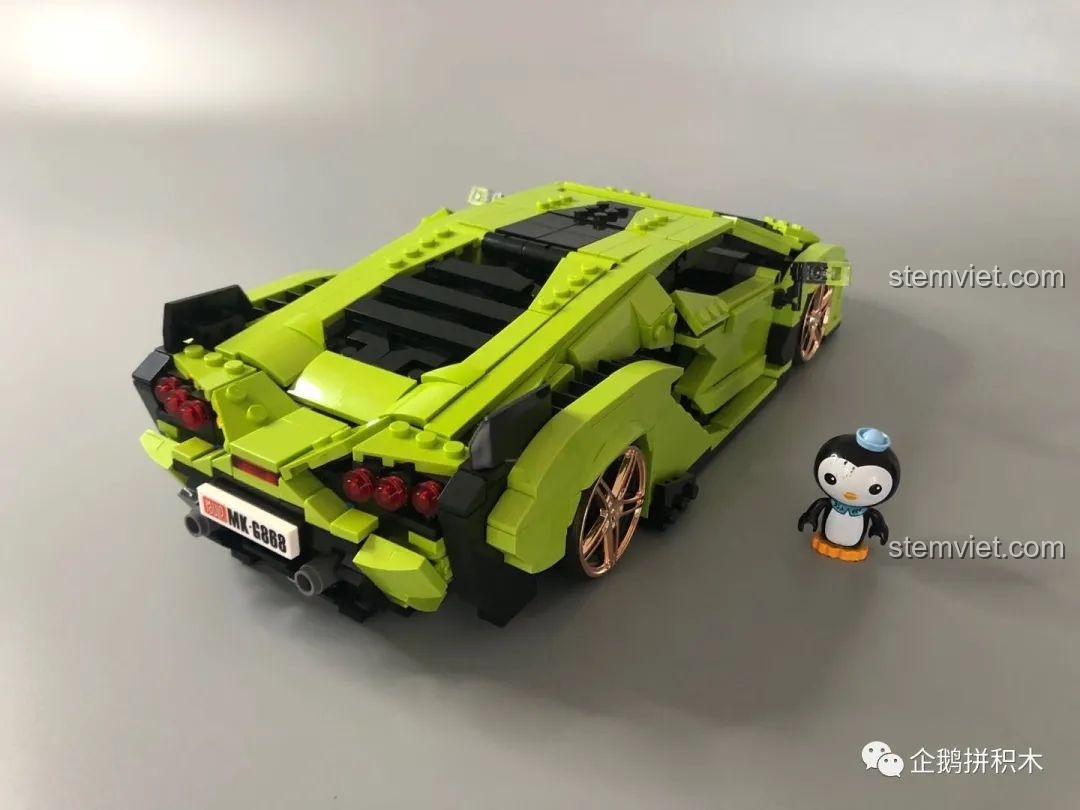 Mẫu xe Fiat 500 màu vàng.