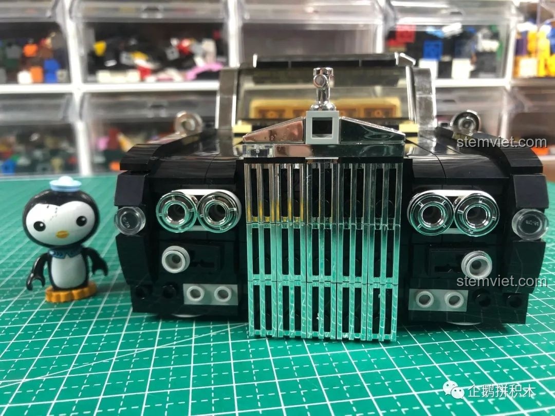 Mẫu xe Fiat 500 màu vàng.