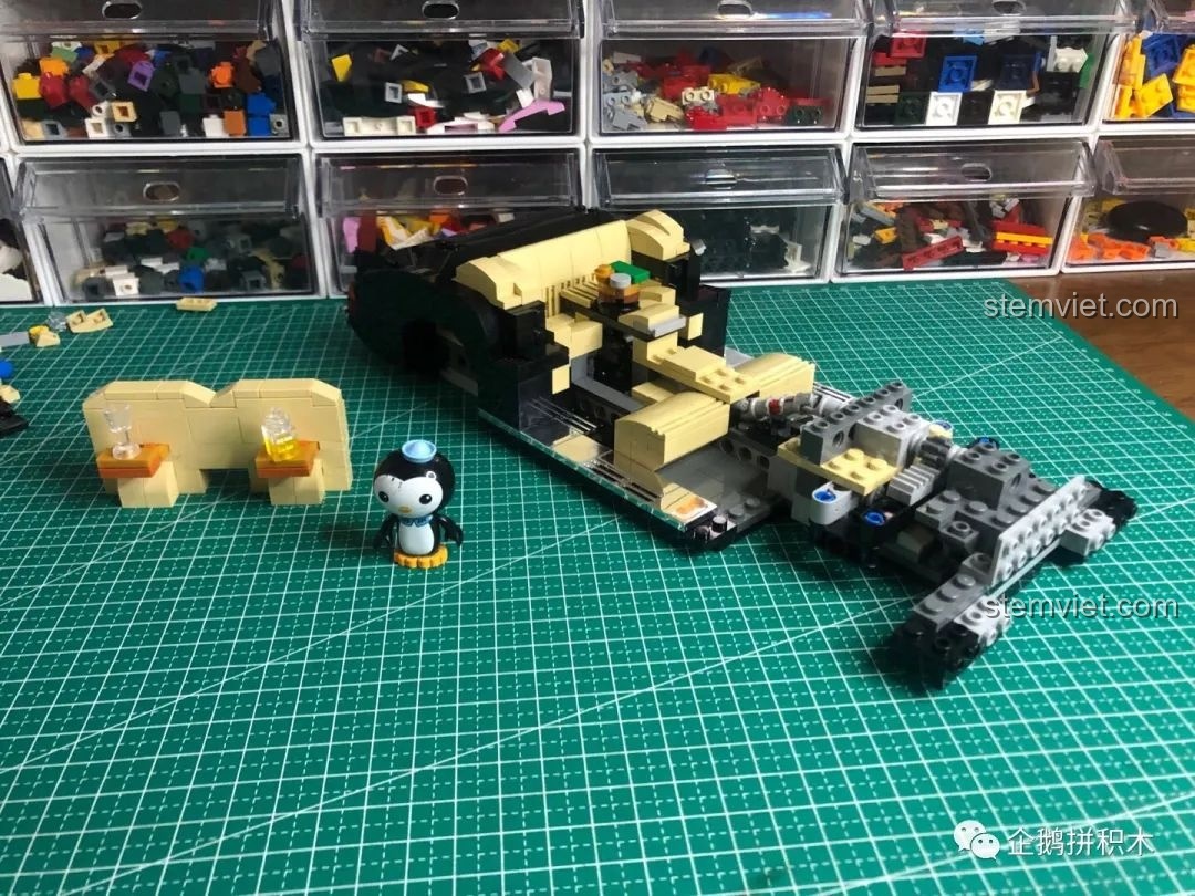 Thành phẩm xe Rolls-Royce Silver Cloud 1964 từ bộ Mould King 10006.