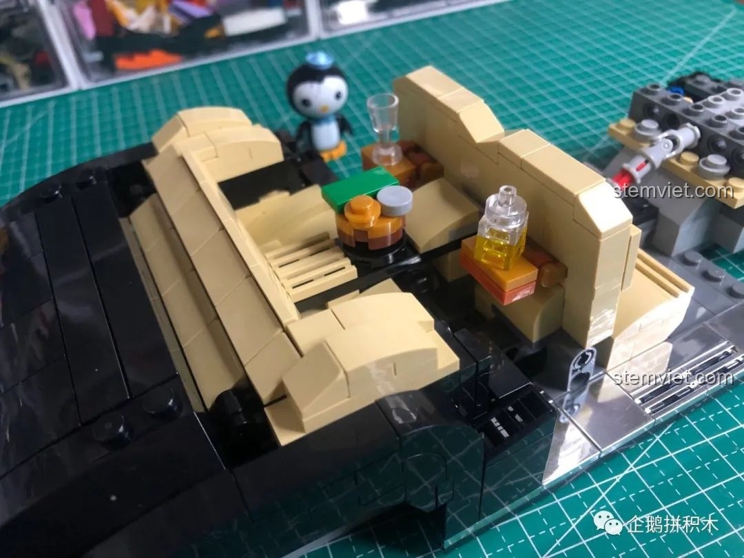 Toàn cảnh thành phẩm xe Rolls-Royce Silver Cloud 1964 từ bộ Mould King 10006.