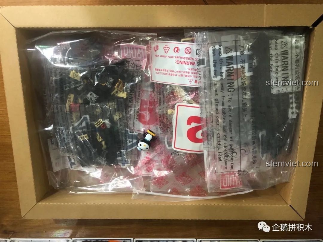 Các túi chi tiết bên trong hộp Mould King 10006, được đánh số từ 1 đến 5.