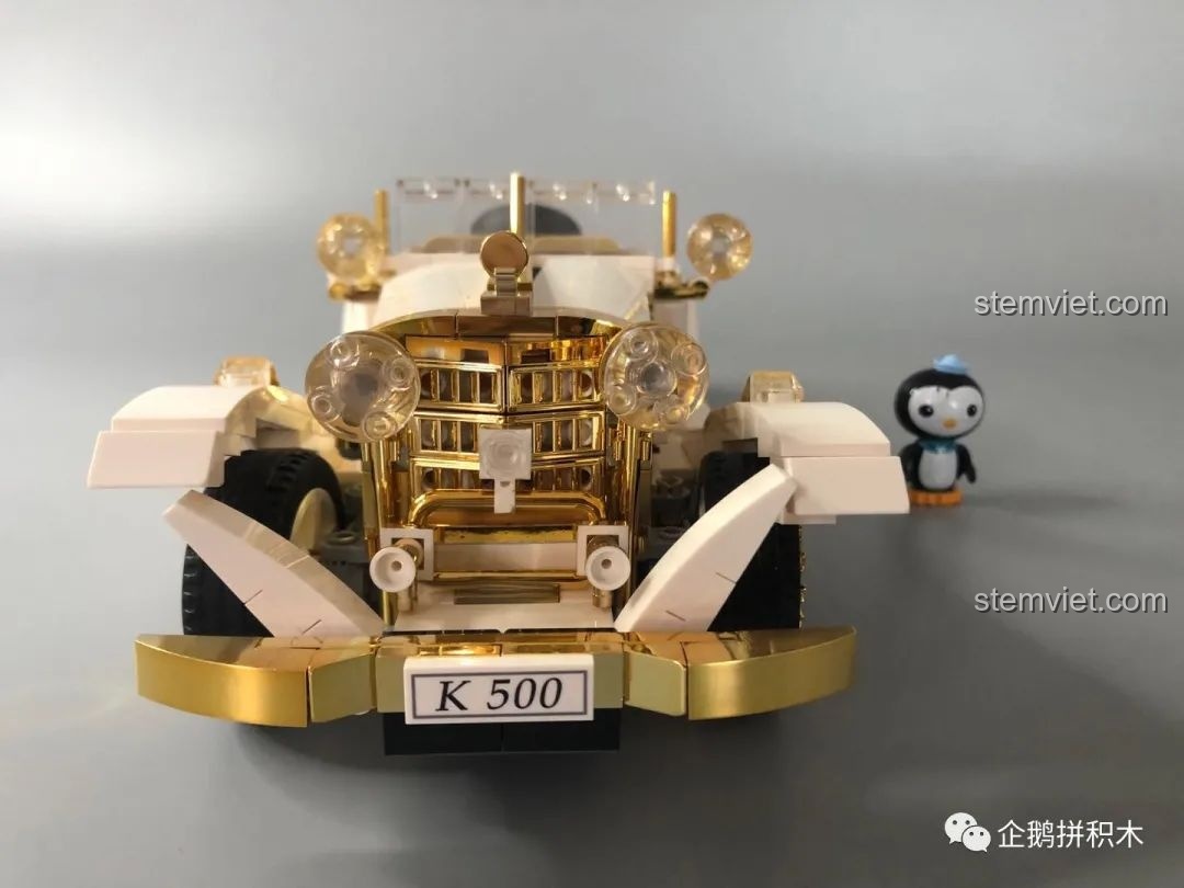 Mẫu xe Volkswagen Beetle màu xanh dương.