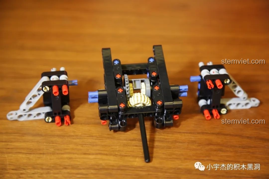 Hệ thống treo và các chi tiết cơ khí của Mould King 13056 Lamborghini Hyper được lắp ráp tỉ mỉ.