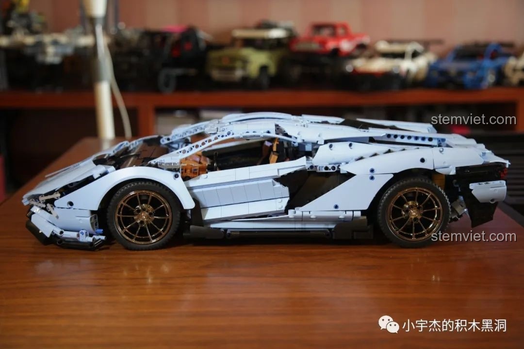 Hình ảnh quảng cáo sản phẩm Mould King 13056 Lamborghini Hyper, cho thấy vẻ đẹp và tính năng nổi bật.