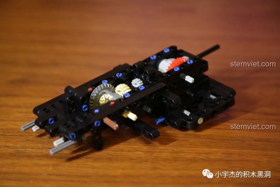 Các túi nhỏ hơn bên trong túi số 8 của Mould King 13056 Lamborghini Hyper, giúp phân loại mảnh ghép chi tiết.