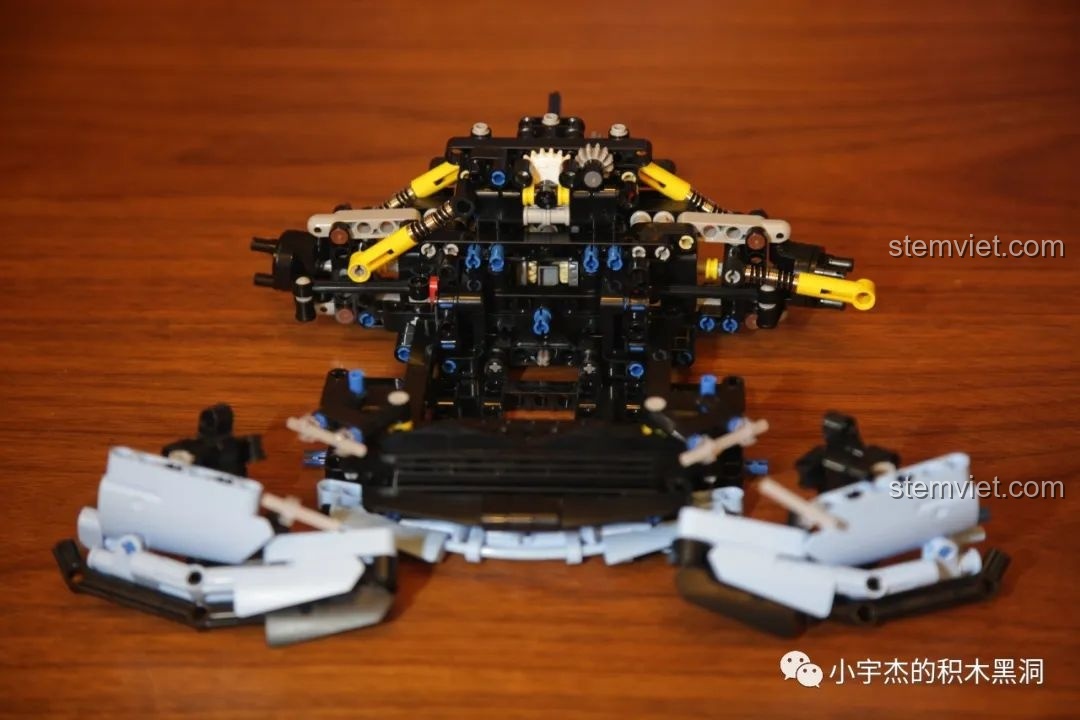 Túi linh kiện số 3 của Mould King 13056 Lamborghini Hyper, chứa các mảnh ghép cho phần thân xe và ngoại thất.