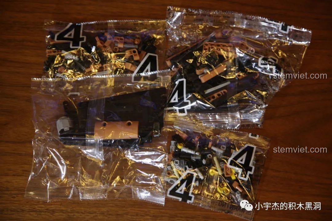 Cận cảnh bộ vi sai sau khi lắp ráp của Mould King 13056 Lamborghini Hyper, cho thấy sự phức tạp và tinh xảo.