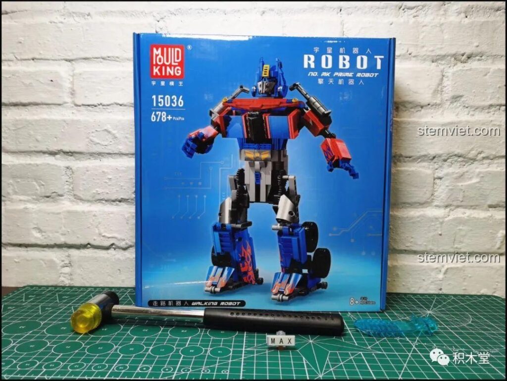Hộp đồ chơi lắp ráp Mould King Robot Optimus Prime 15036 với hình ảnh robot và thông số 678 chi tiết, sẵn sàng cho trải nghiệm lắp ráp thú vị.