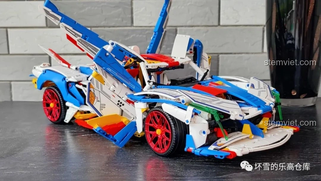 Moyu Block MY88007A Siêu Xe Thể Thao EVO Phong Cách Gundam trong chế độ 'bung giáp' đầy ấn tượng.