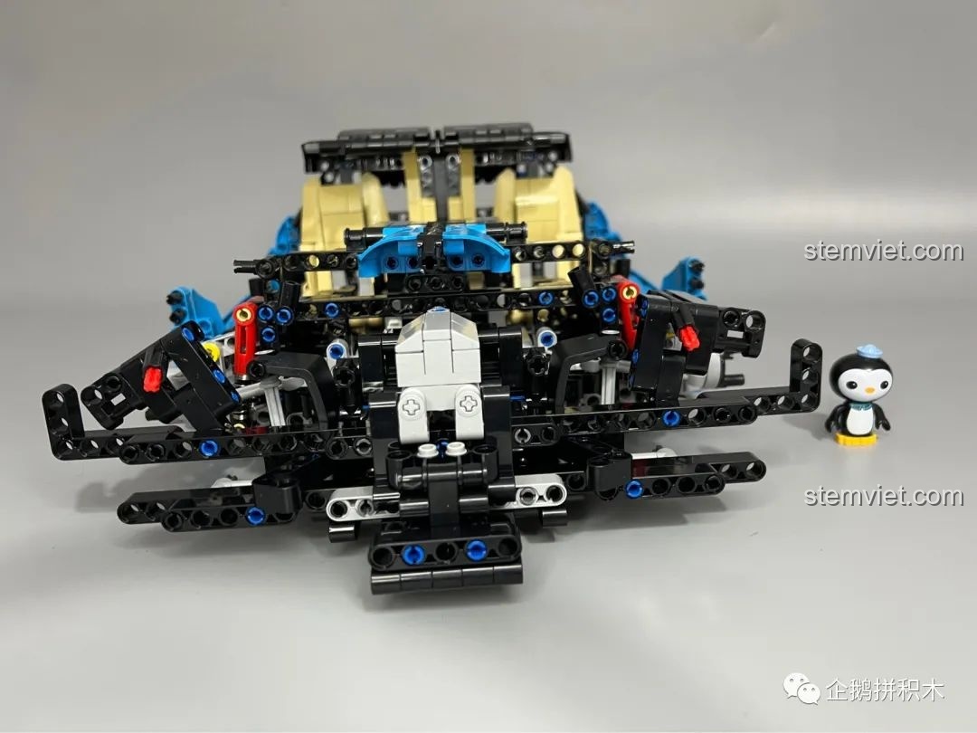 Góc nhìn từ trên cao của phần đầu xe Moyu Block MY88008 Bugatti Bolide.