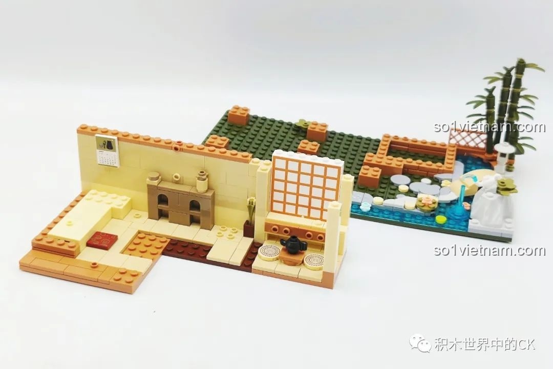 Quá trình lắp ráp phần nền và một phần nội thất của bộ inbrixx 880018 Ngôi nhà Nhật Bản Kumamon, hình thành cấu trúc ban đầu.